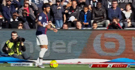 西甲最新积分战报 皇马5轮4场丢分无力追巴萨（西甲积分榜更新：皇马近5轮4次丢分，追赶巴萨乏力）