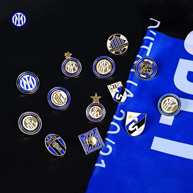 蛇精灵大战红魔鬼！意甲官方发布米兰德比预热海报（意甲发布米兰德比预热海报：蛇精灵对决红魔鬼）