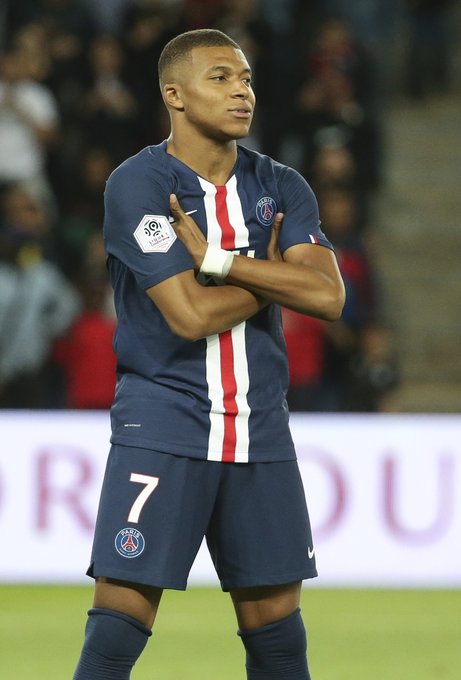 赛季得分新高！巴恩斯全场投篮20中10，得到31分5板5助（巴恩斯砍赛季新高31分，20投10中外加5篮板5助攻）