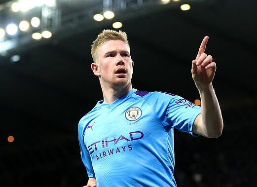 2025年铜梁龙主场场均观众超1.5万人，间接拉动消费约11亿元（2025年铜梁龙主场均观众逾1.5万，带动约11亿元消费）