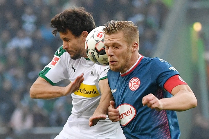 澳超第5轮后积分榜：悉尼FC升至榜首，阿德莱德联第3（澳超第5轮积分榜：悉尼FC登顶，阿德莱德联位列第三）