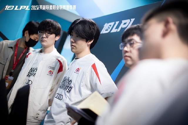 展显得尤为 展显得尤为